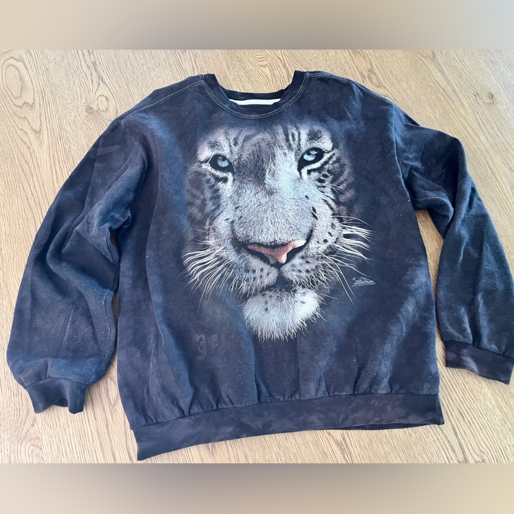 Snow Tiger Print Sweatshirt
